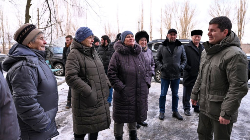 Новости политики сегодня: Губернатор Ямала Артюхов поехал в Волноваху подвести итоги ремонтов и собрать новые задачи